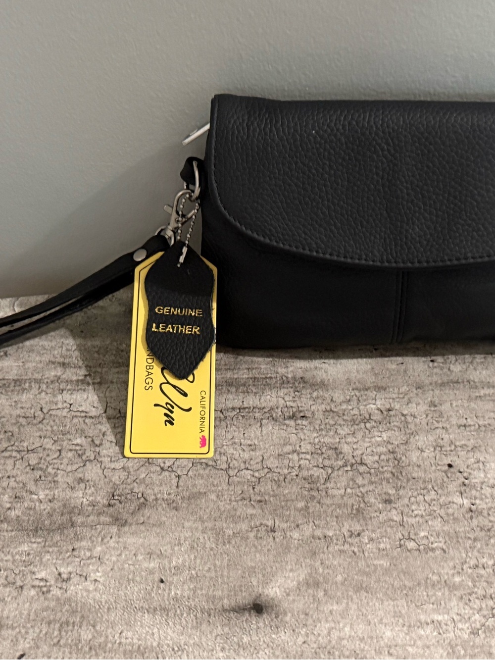 Cal-Wyn Black Genuine Leather Convertible Crossbody Wristlet Bag NWT - Picture 8 of 10